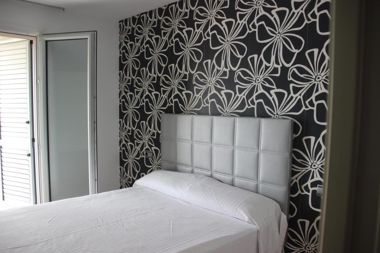 Apartamento Bruselas Салоу Екстериор снимка